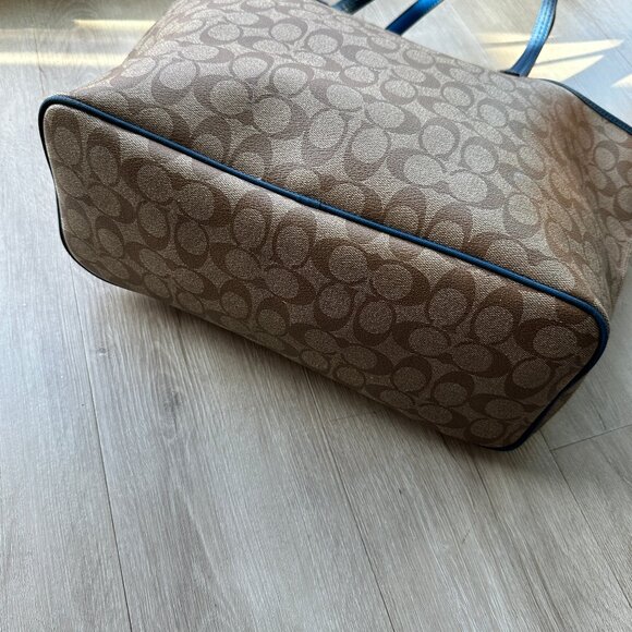 Coach Signature Tote Bag in Beige & Blue - Picture 12 of 16